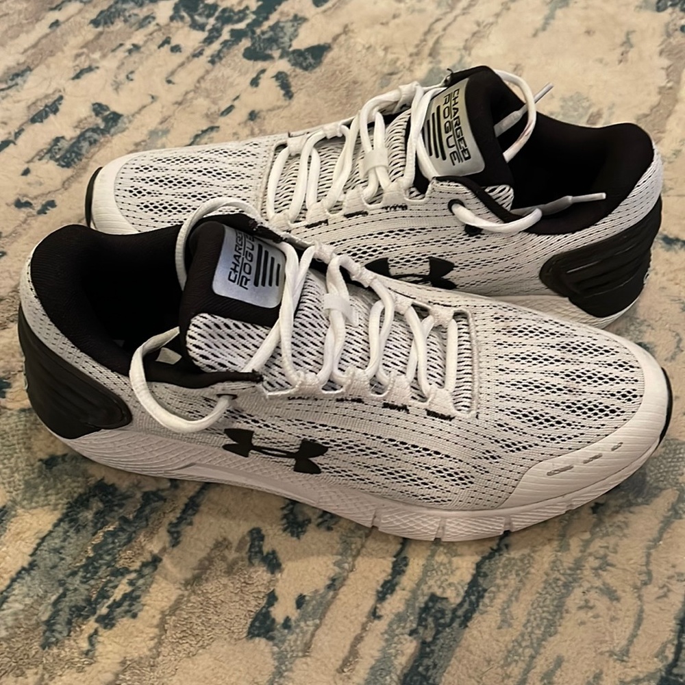 Under Armour Charged Rouge 10.5